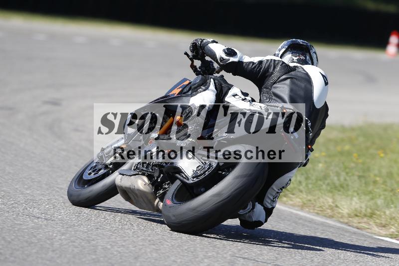 Archiv-2025/48 25.08.2025 Cornu Master School ADR/rot-rouge/unklar